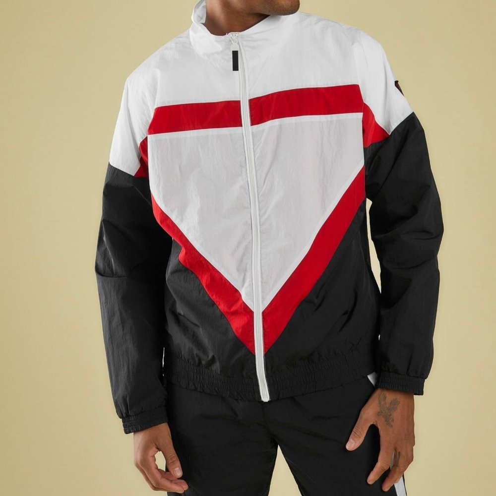 New GUESS Men's Sporty Triangle Logo Windbreaker - Picture 2 of 9